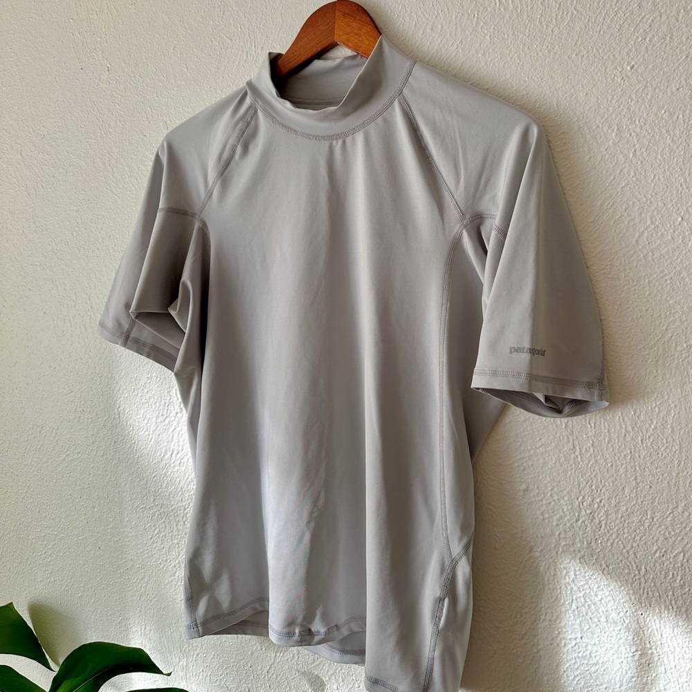 Patagonia athletic shirt 🩶